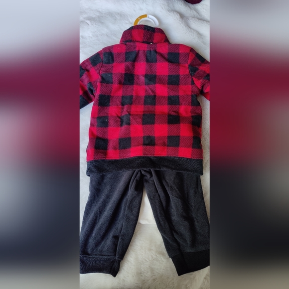 Carter's; long sleeve onesie set with Sweater and pants; size 9 months - Picture 2 of 2